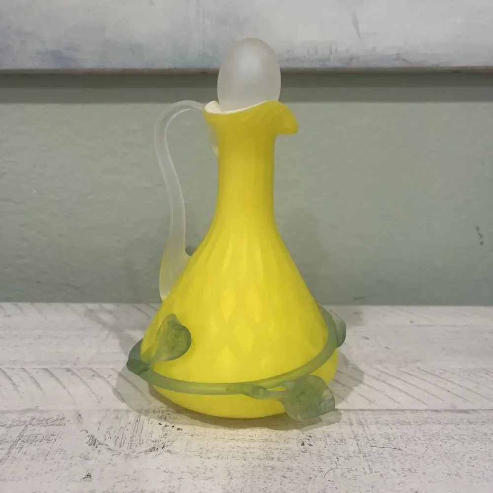 Fenton Burmese Yellow Cased Glass Diamond Pattern w/ Leaves – Damaged ‼️